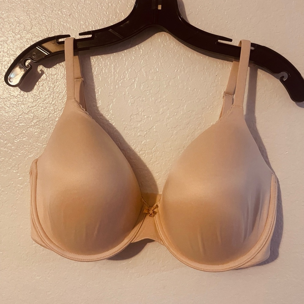 Victoria Secret elegant Nude Bra